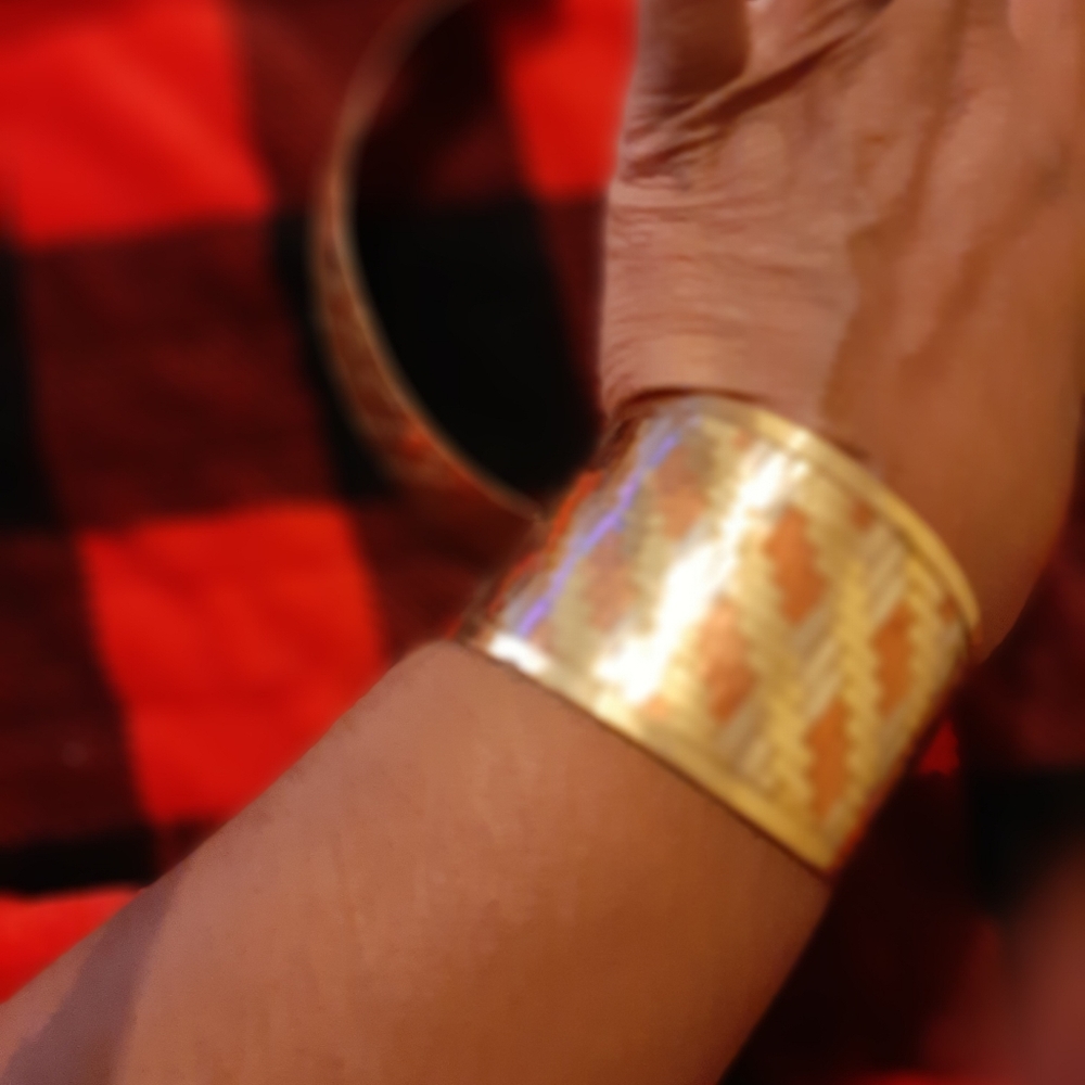 Chocker & Bracelet - Picture 8 of 9